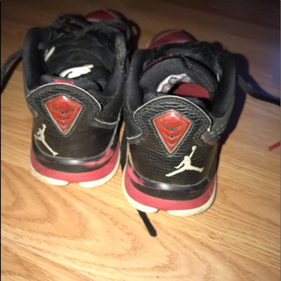Jordan cp3’s (size 5) 63$ or best offer - Picture 2 of 3